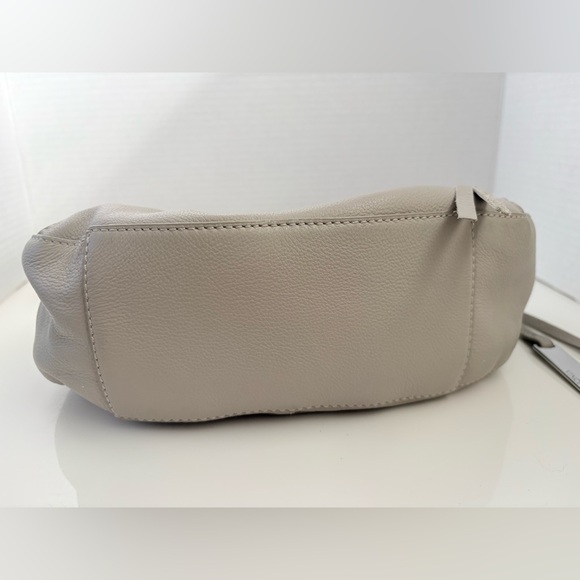 VINCE CAMUTO Corla Leather Elegant Cream Crossbody/Shoulder Bag Various Zippers - Picture 3 of 11